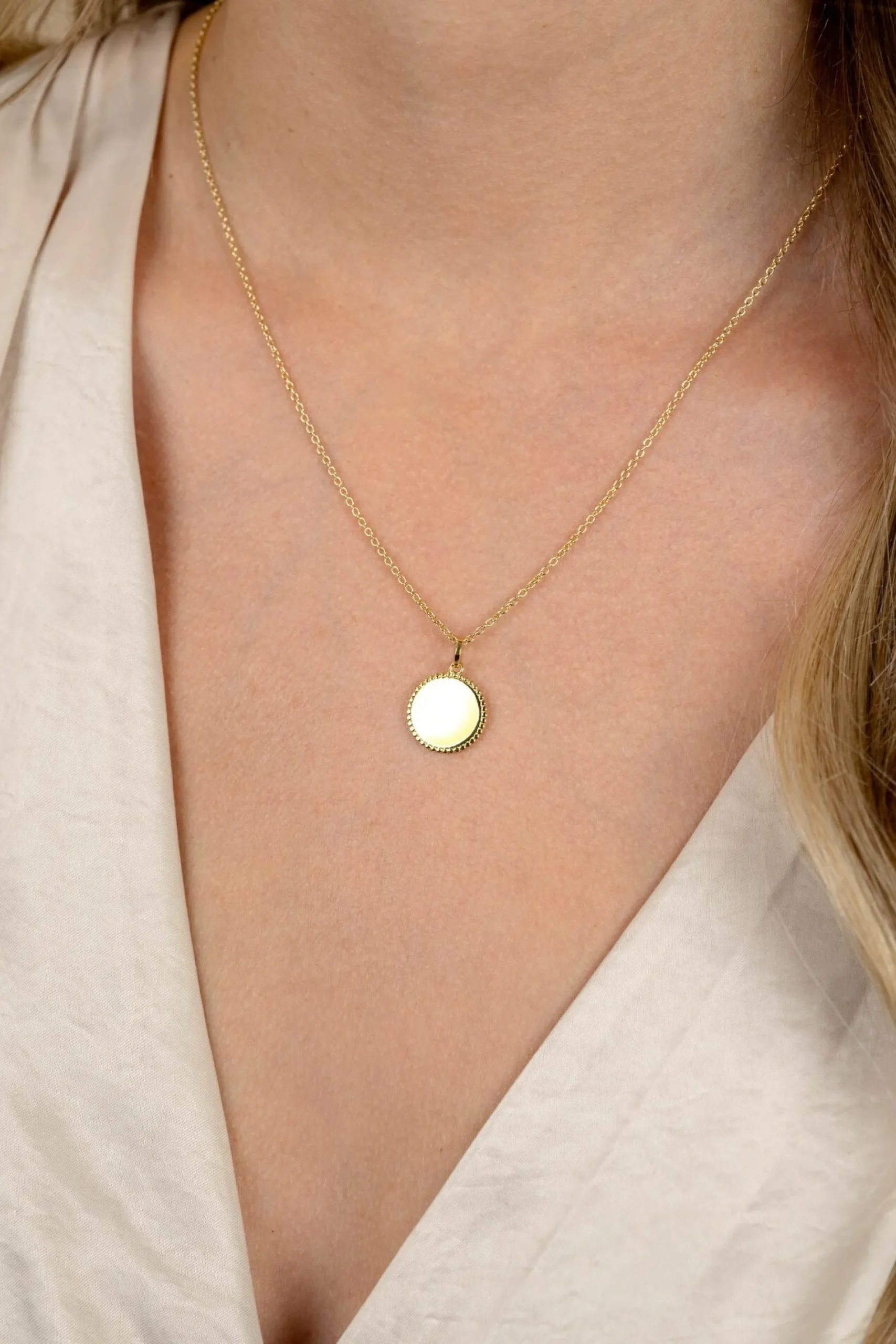 13.5 mm ZINZI gold plated zilveren coin hanger met parelrand voor gravure ZIH2651G (zonder collier)