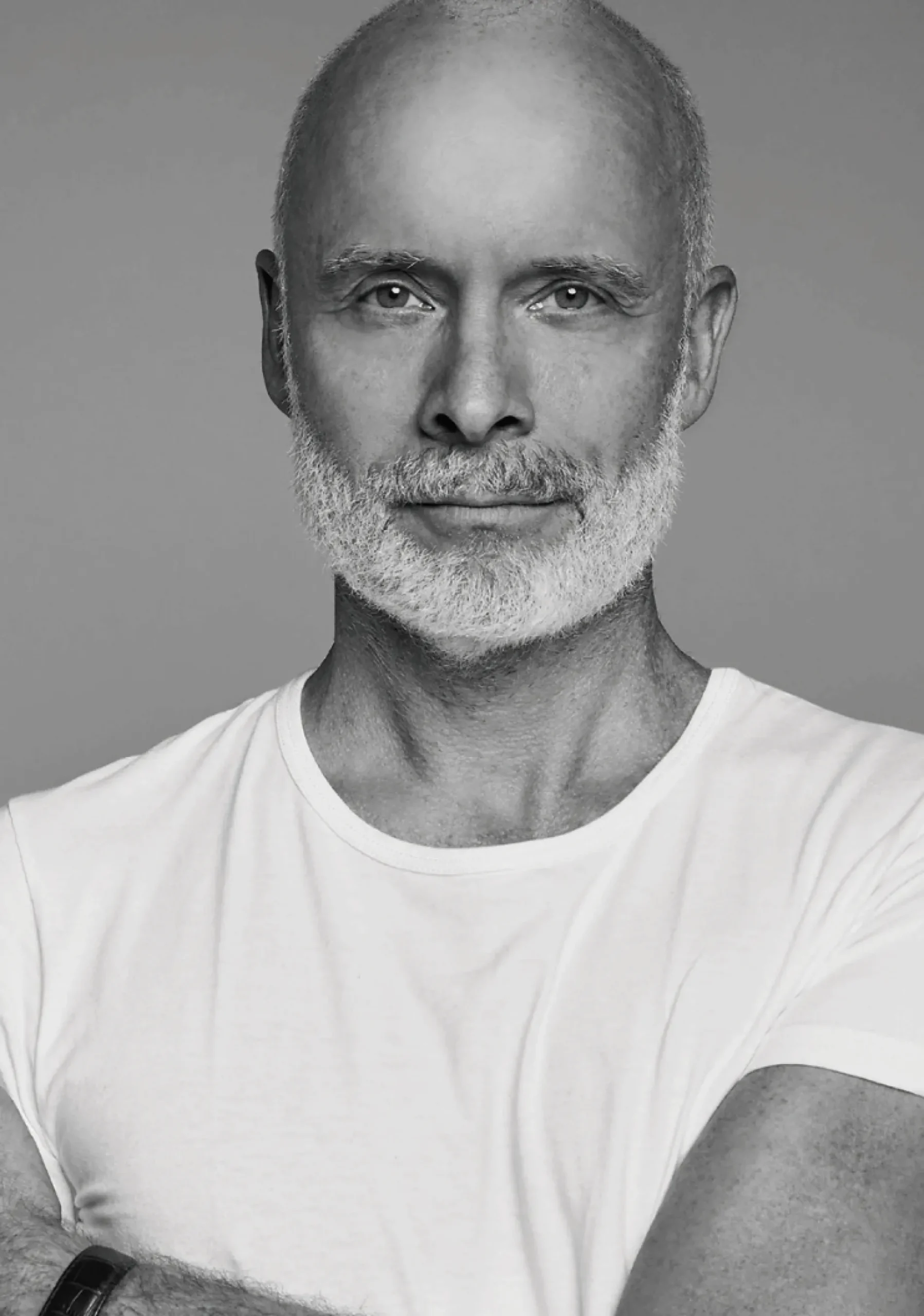 Mart Visser by ZINZI zilveren oorstekers taps toelopend met witte zirconia's 12 x 4mm MVO21