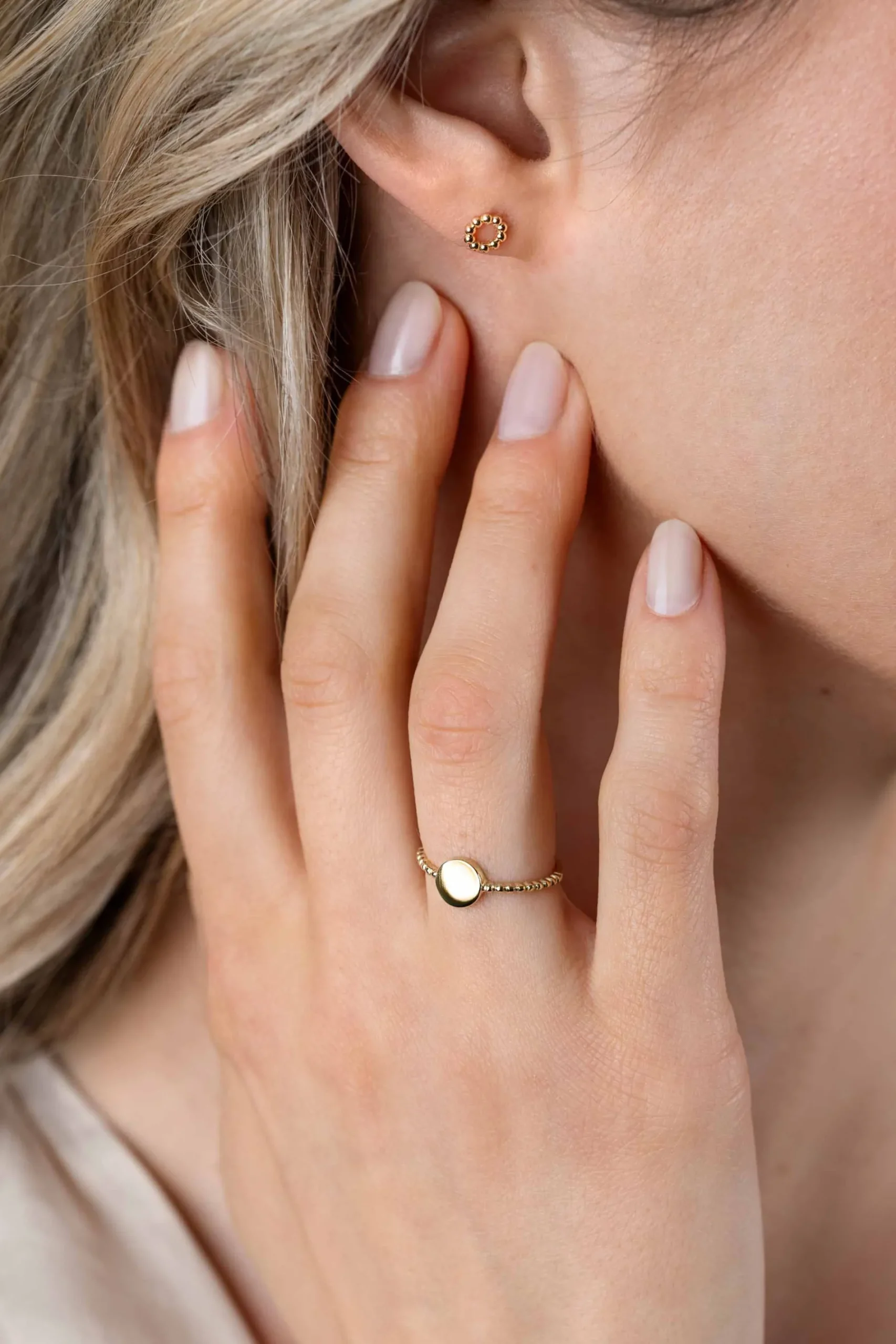 5,5mm ZINZI Gold 14 krt gouden ronde oorknoppen met bolletjes motief 5,5mm ZGO399