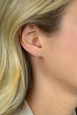 12mm ZINZI Gold 14 krt gouden oorstekers met ketting en ronde witte zirkonia ZGO552