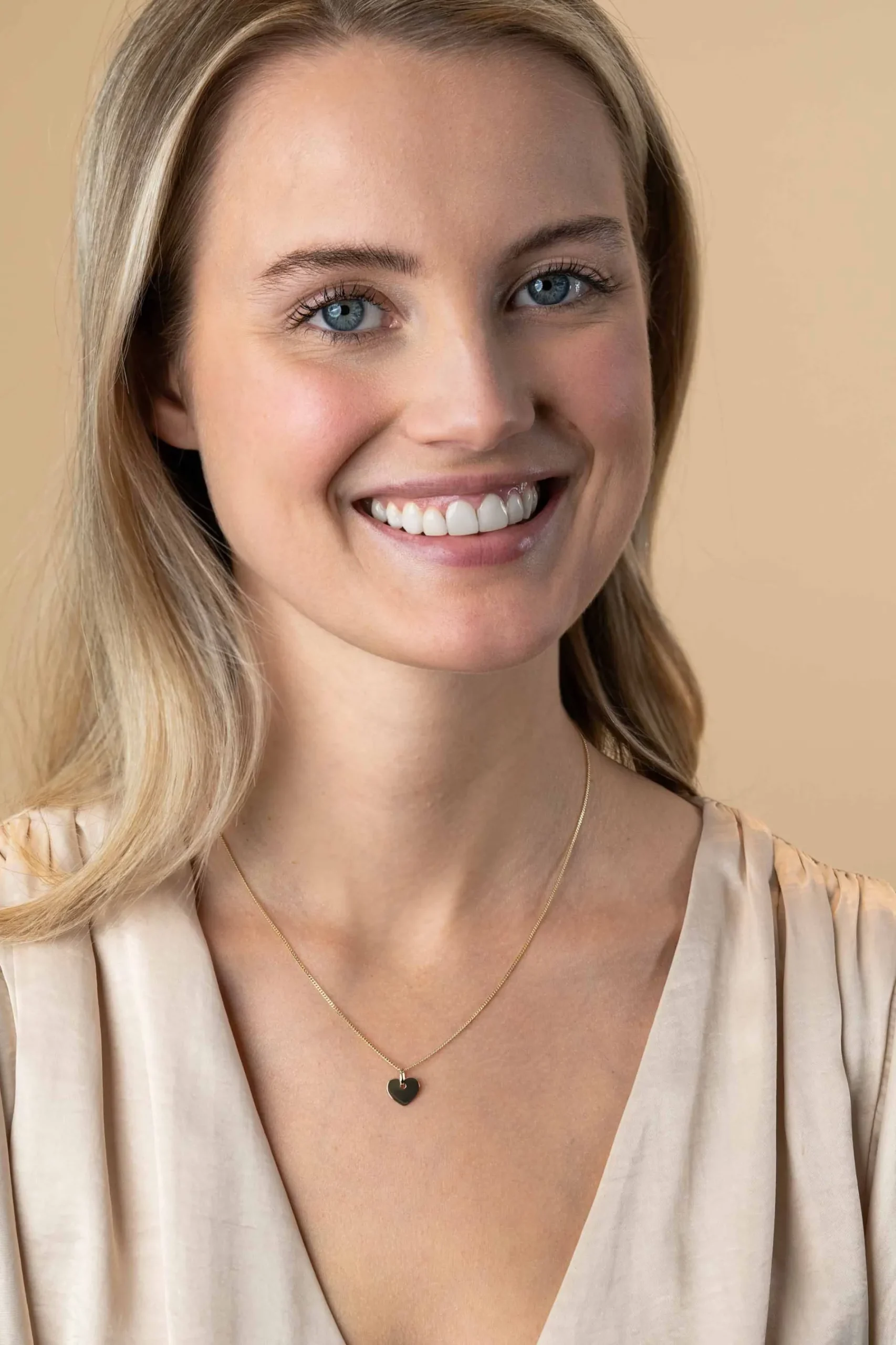 10mm ZINZI Gold 14 krt gouden hanger met trendy glanzend hartje van 10mm ZGH396-10 (zonder collier)