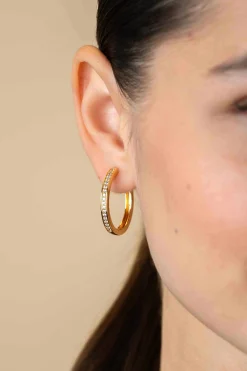 28mm ZINZI gold plated zilveren oorringen met witte zirconia's en luxe klapsluiting, buisdikte 3mm ZIO193Y