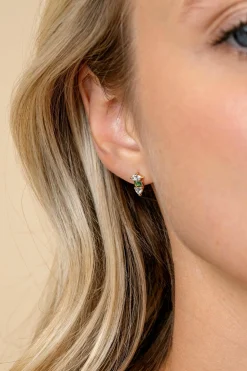 9,5mm ZINZI gold plated zilveren oorstekers met drie verschillende vormen van zettingen, bezet met groene en witte kleurstenen ZIO2630G