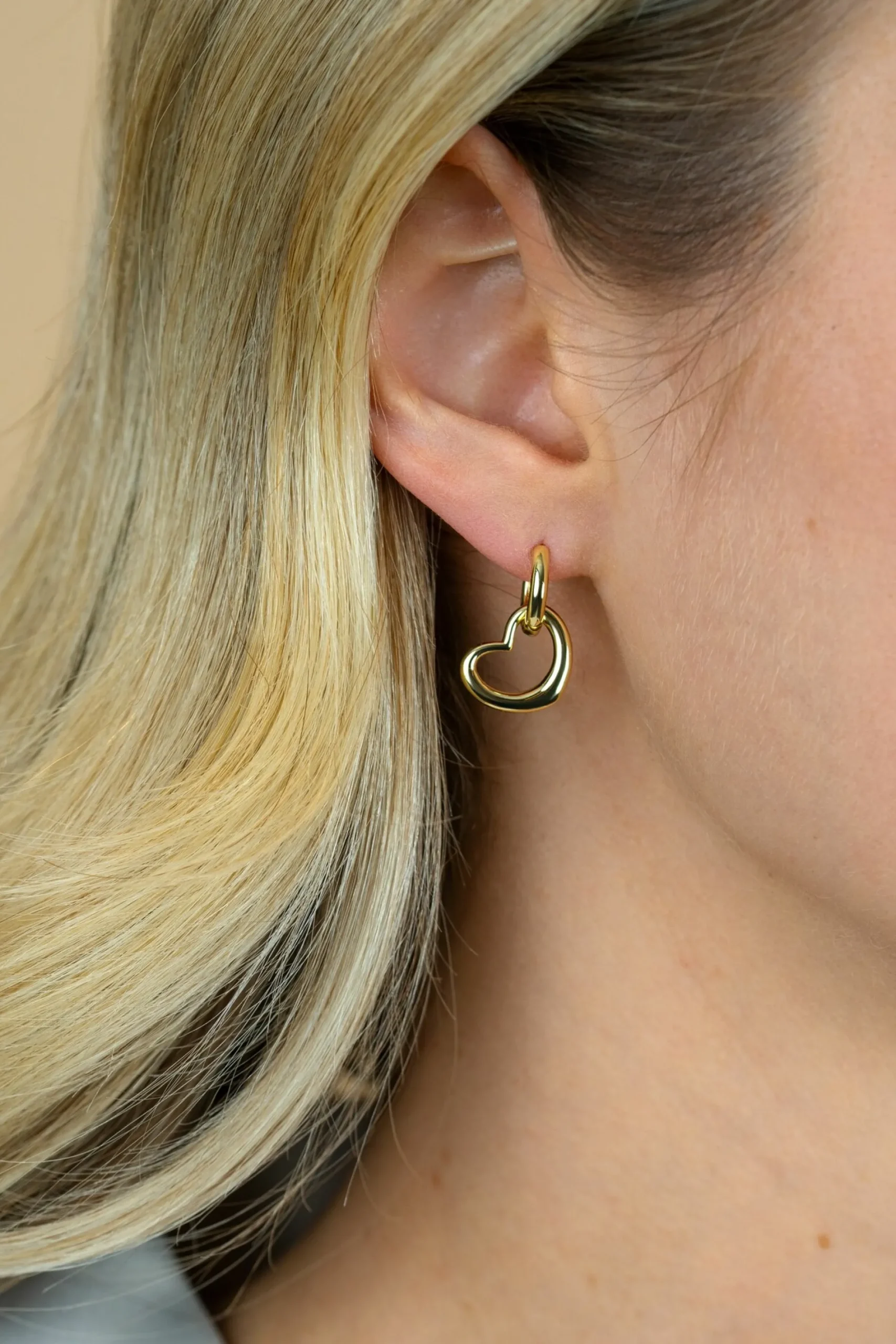 14mm ZINZI gold plated zilveren oorbedels open hartvorm ZICH2718G (zonder oorringen)