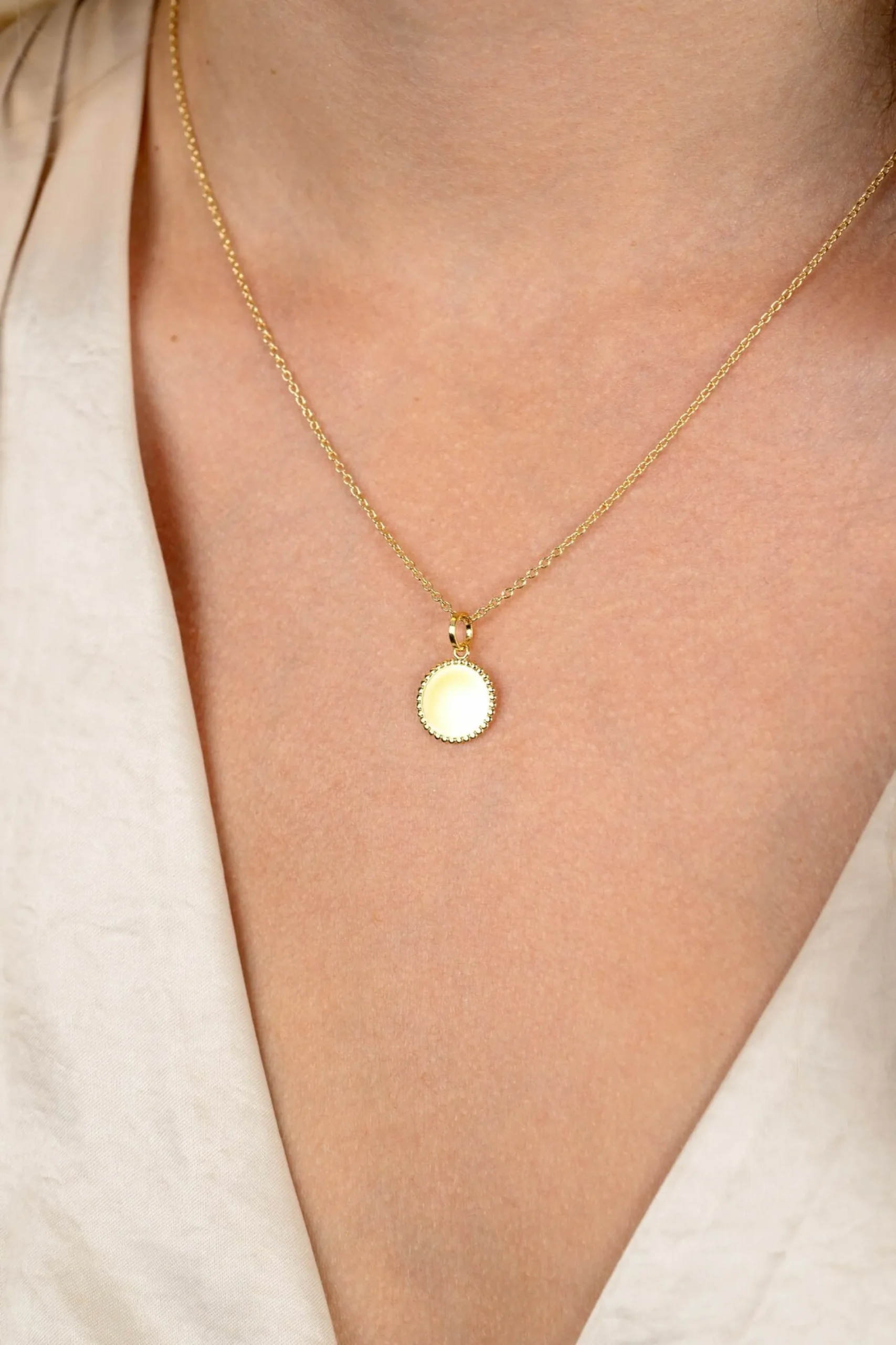 12mm ZINZI gold plated zilveren coin hanger met parelrand voor gravure ZIH2650G (zonder collier)