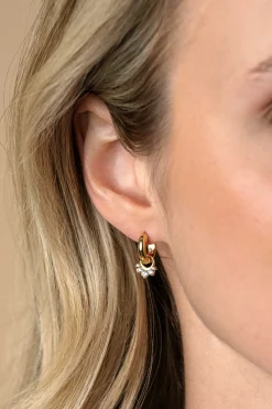 9mm ZINZI gold plated zilveren oorbedels met vijf ronde zettingen in aflopende grootte, bezet met witte zirconia's ZICH2632Y (zonder oorringen)