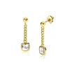 25mm ZINZI gold plated zilveren oorstekers met gourmet kettinkje en vierkante zetting bezet met witte zirconia ZIO2417Y
