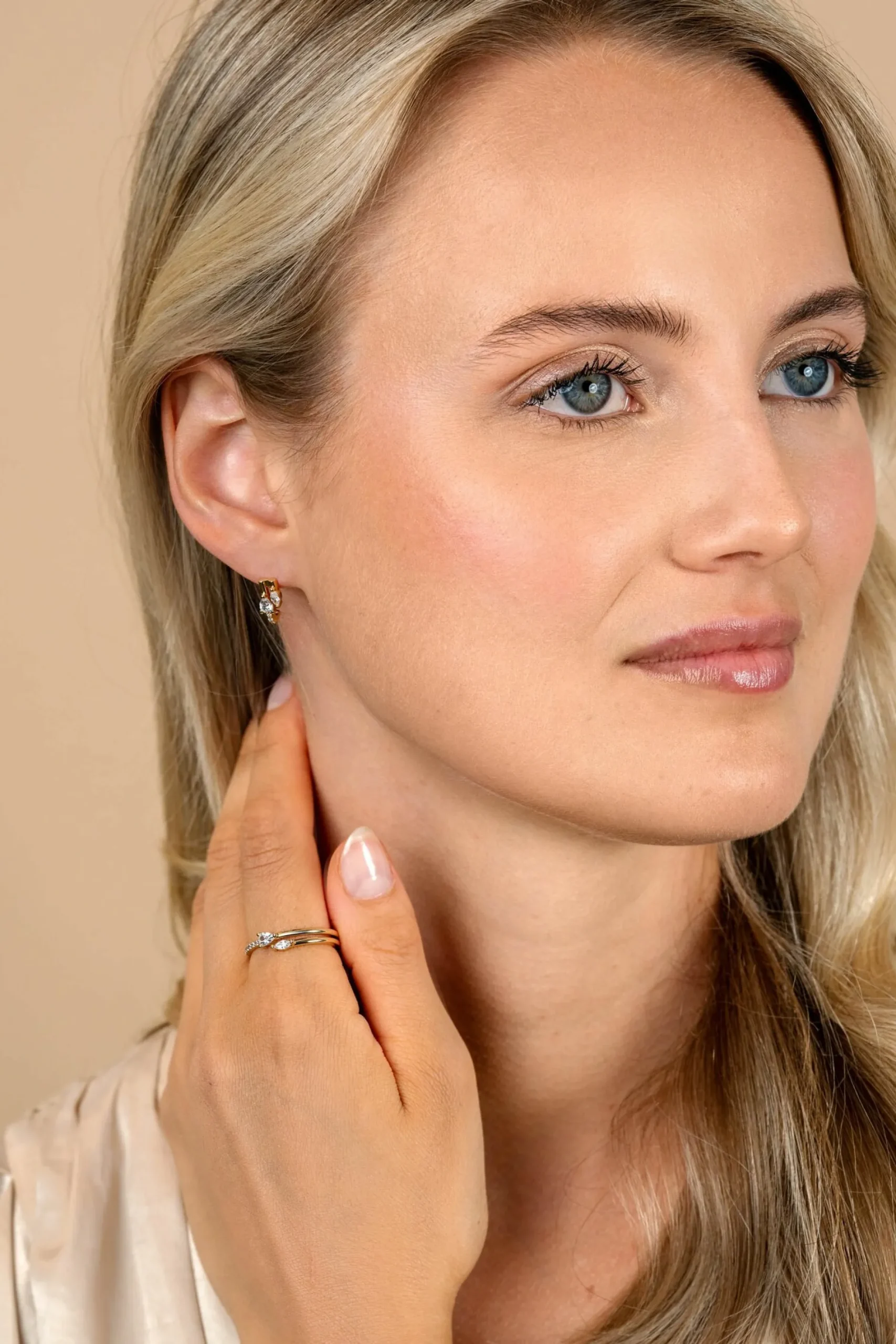 12mm ZINZI gold plated zilveren multi-look oorstekers met peervormige en ovale witte zirkonia's ZIO2689Y