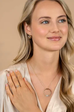 16mm ZINZI gold plated zilveren multi-look oorringen met 3 rijen, bezet met witte zirconia's 9mm breed met luxe klapsluiting ZIO2645Y