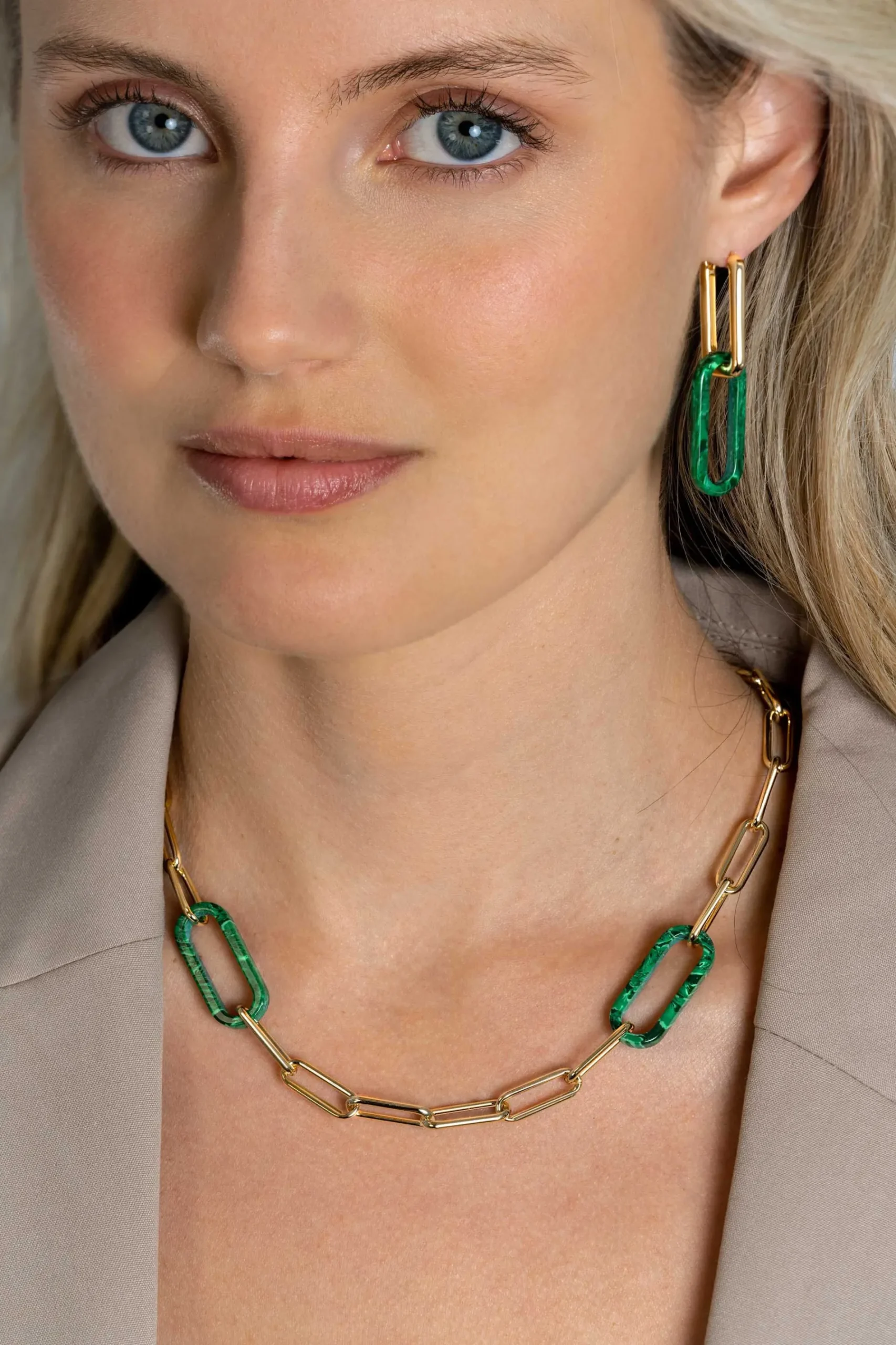 30mm ZINZI grote ovale oorbedels in trendy malachiet groen ZICH2456G (zonder oorringen)