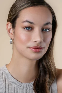 21mm ZINZI zilveren halve oorringen 4mm buisdikte, bezet met 12 witte zirconia's en met vlindersluiting ZIO2573