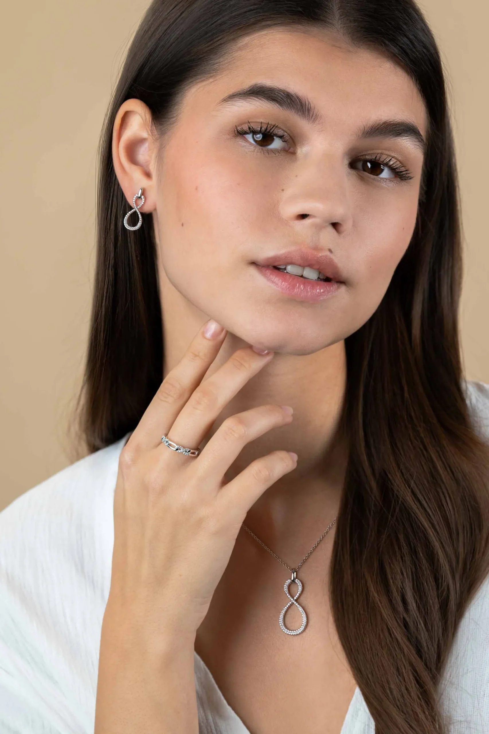 35mm ZINZI zilveren hanger Infinity bezet met witte zirconia's ZIH2570 (zonder collier)
