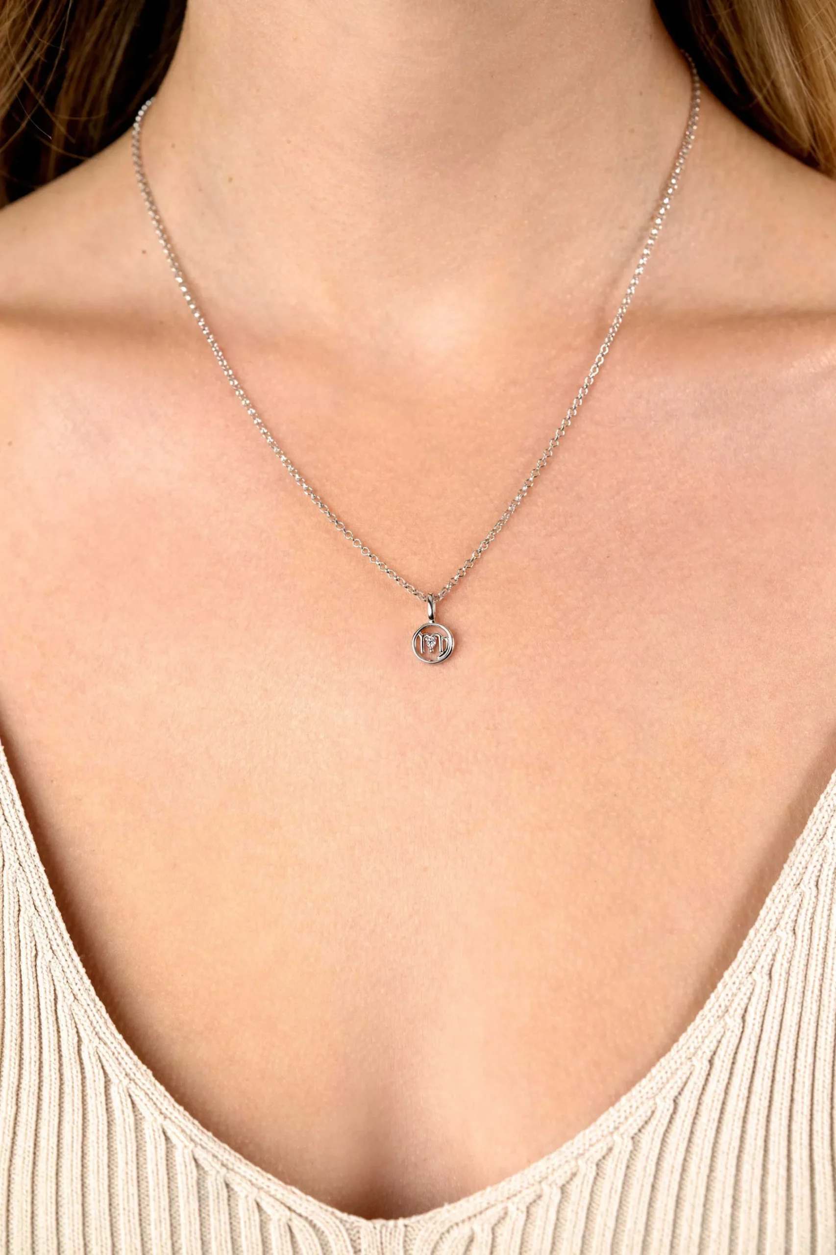 9mm ZINZI zilveren Maagd sterrenbeeldhanger bezet met witte zirconia ZIH-MAA (zonder collier)