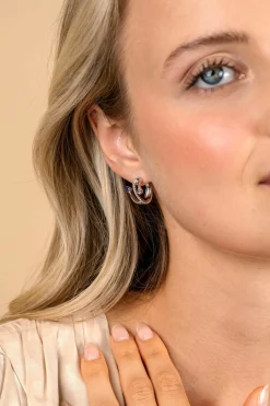16mm ZINZI zilveren multi-look oorringen met 3 rijen, bezet met blauwe kleurstenen en witte zirconia's 10mm breed met luxe klapsluiting ZIO2646B