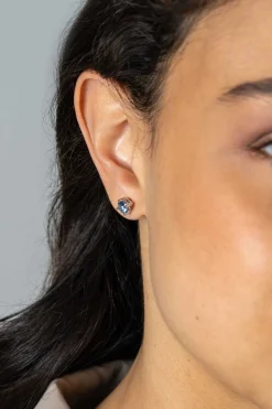 6mm ZINZI zilveren oorknoppen ronde lichtblauwe kleursteen chatonzetting ZIO1383B
