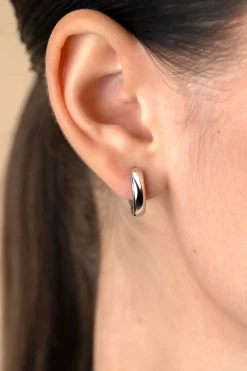 15mm ZINZI zilveren oorringen met gladde ronde buis van 4mm breed en luxe klapsluiting ZIO2565