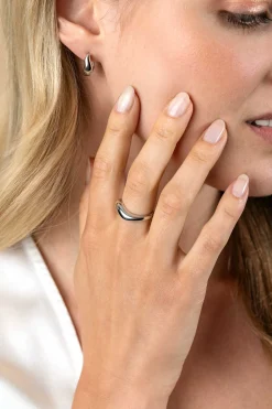 13mm ZINZI zilveren oorringen organisch gevormd 5,5mm breed met luxe klapsluiting ZIO2608