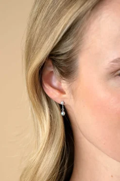 15mm ZINZI zilveren parel oorstekers met schakelkettinkje en ronde witte glasparel van 4mm ZIO2623