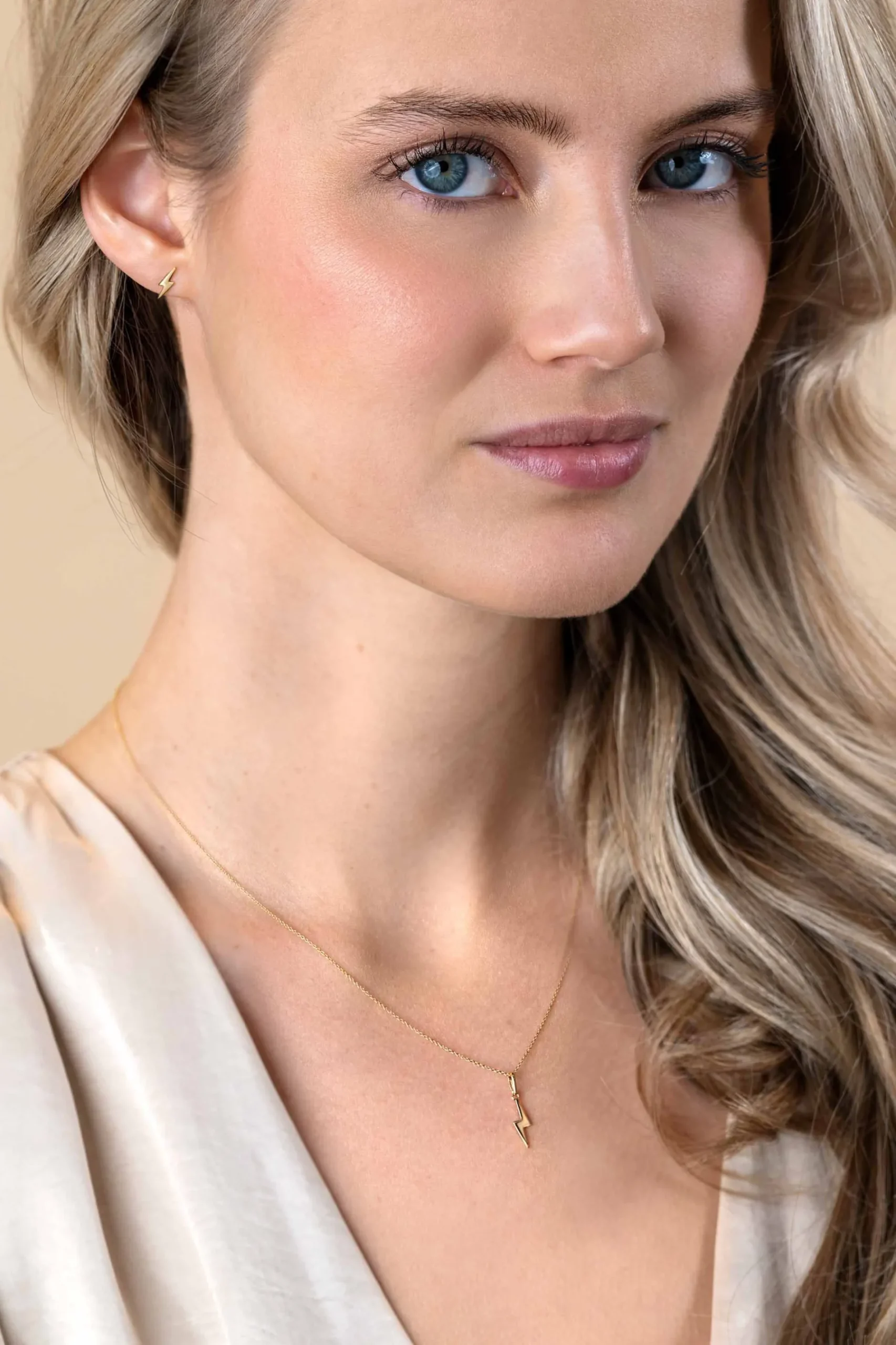 ZINZI Gold 14 karaat gouden hanger met glimmende bliksemschicht 18mm ZGH402 (zonder collier)