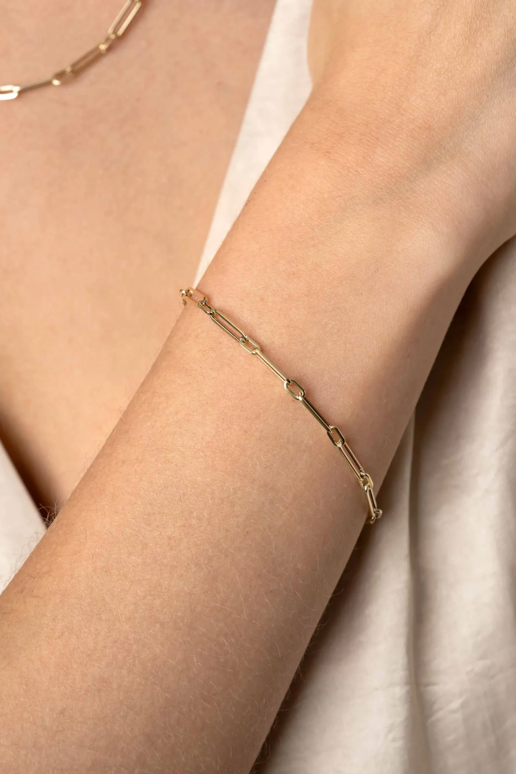 ZINZI Gold 14 krt gouden armband met trendy paperclip/closed for ever schakels met tussenoog 3mm breed, lengte 19cm ZGA470