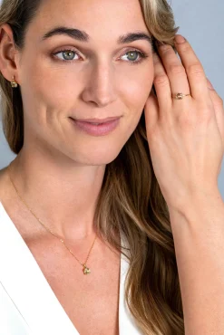 ZINZI Gold 14 krt gouden ring waarbij een lichtgroene amethist (6mm) is gezet in een vierkante chatonzetting ZGR376