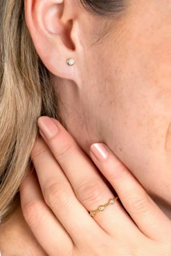 ZINZI Gold 14 krt gouden ring met bolletjes scheen en bezet met drie ronde witte zirconia's in bolletjes zetting van 3mm ZGR309