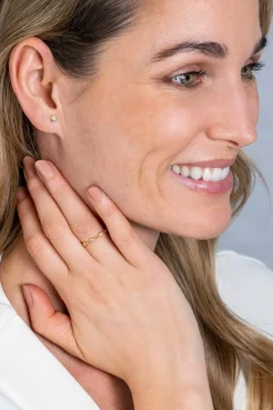 ZINZI Gold 14 krt gouden ring met bolletjes scheen en bezet met drie ronde witte zirconia's in bolletjes zetting van 3mm ZGR309