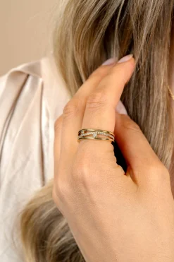 ZINZI gold plated zilveren multi-look ring (6mm breed) in golvend design bezet met witte zirkonia's ZIR2685
