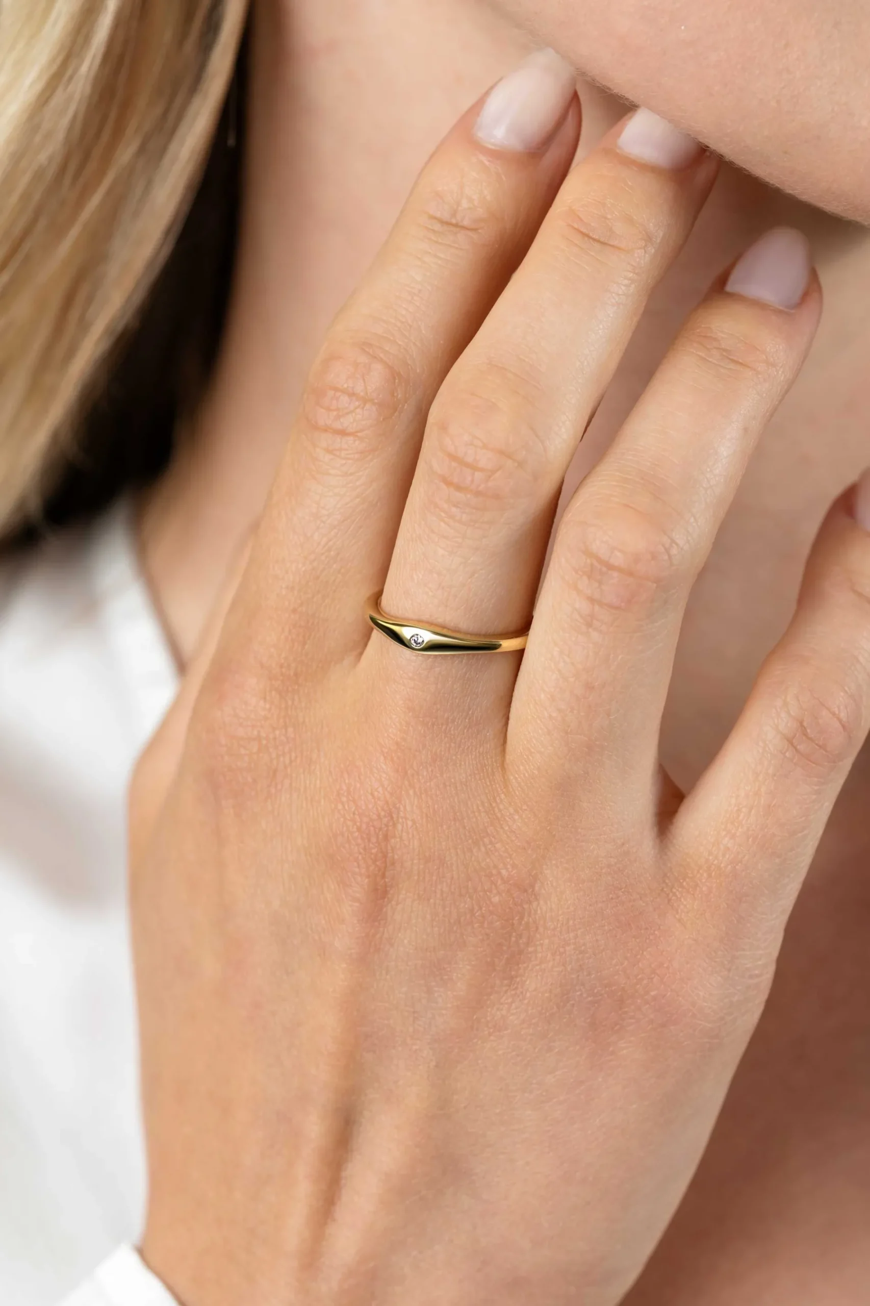 ZINZI gold plated zilveren ring organisch gevormd 3,5mm breed bezet met witte zirconia ZIR2628