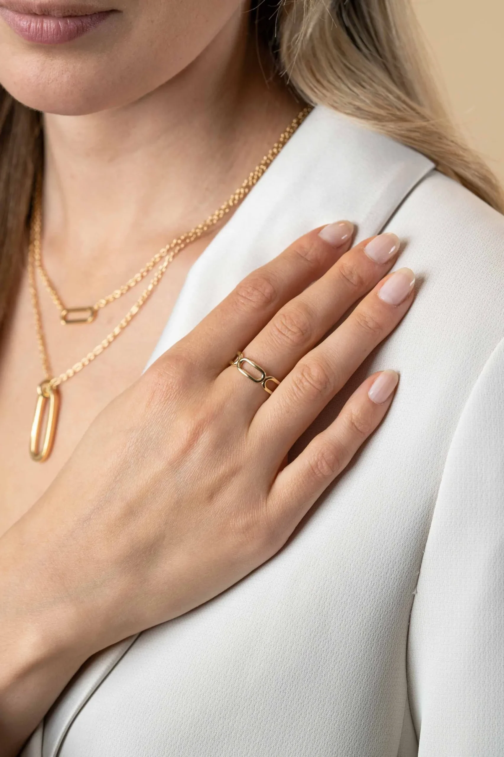 ZINZI gold plated zilveren ring met grote ovale schakels 6mm breed ZIR2567G