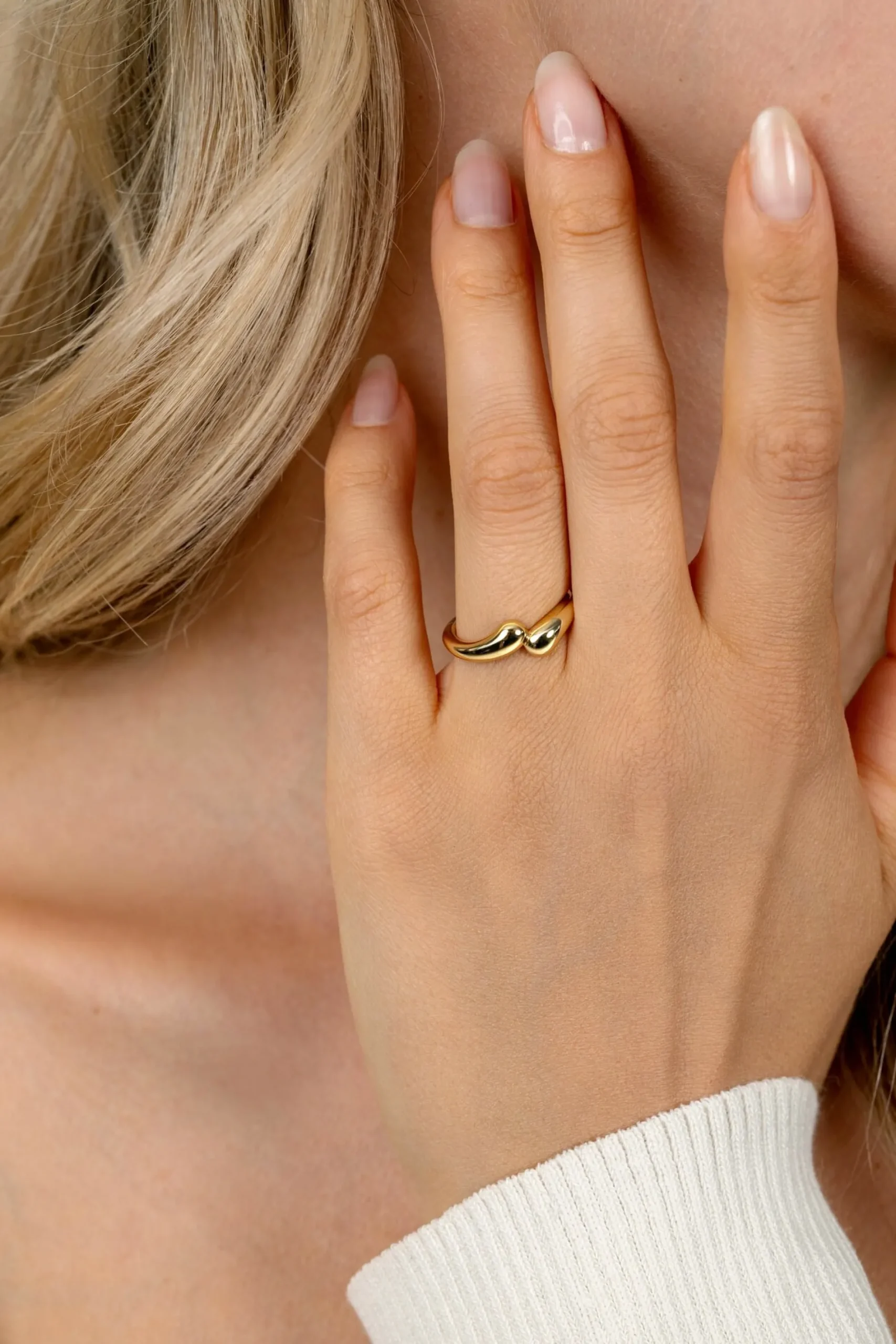 ZINZI gold plated zilveren gladde ring met twee druppelvormen 7mm breed ZIR2682G
