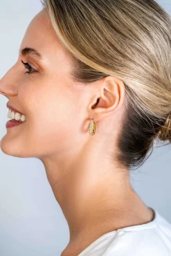 ZINZI gold plated zilveren luxe oorringen 18x3mm rechthoekig met witte zirconia's ZIO2222Y