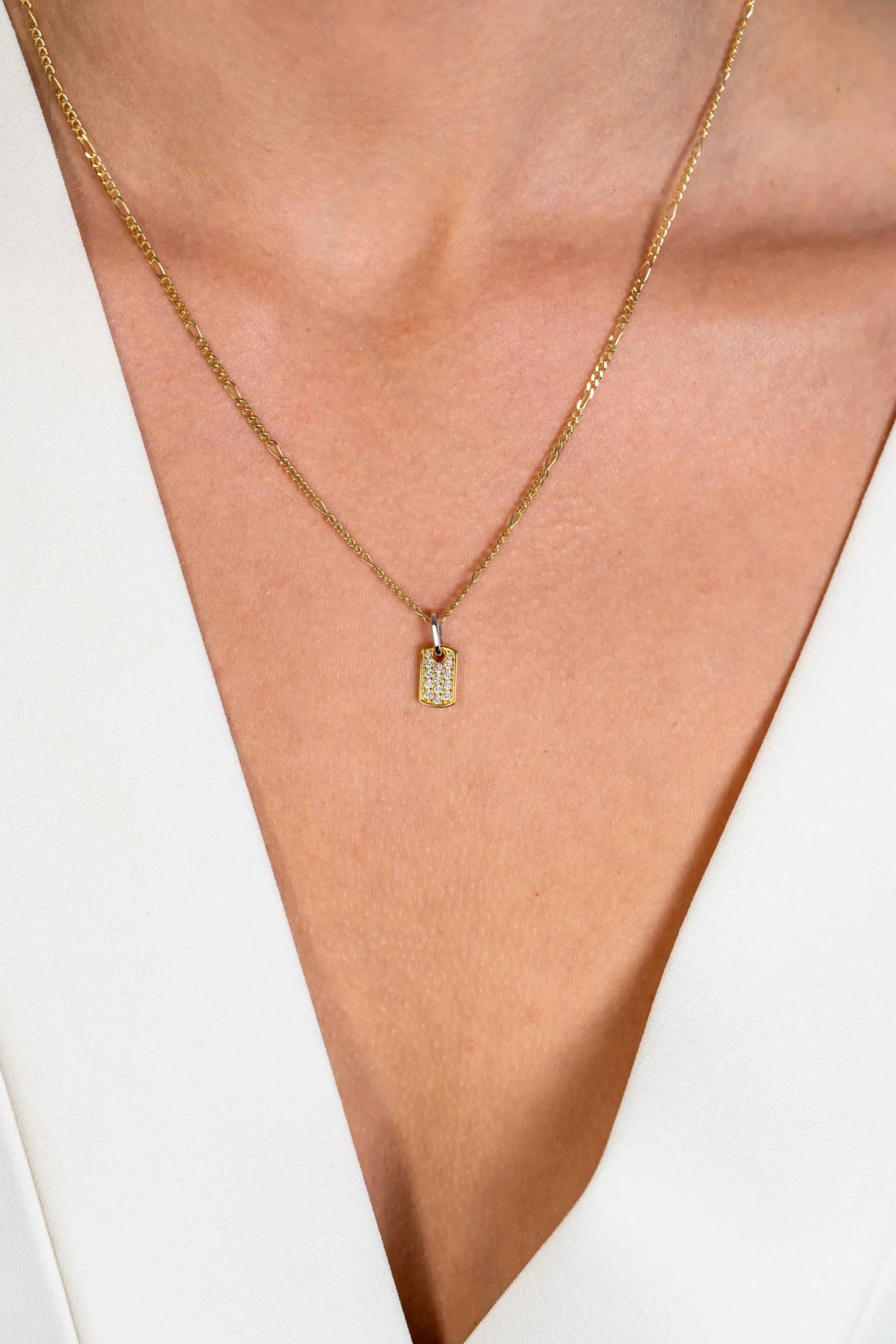ZINZI gold plated zilveren vierkant plaatje als hanger 15mm vol bezet met witte zirconia's ZIH2299 (zonder collier)