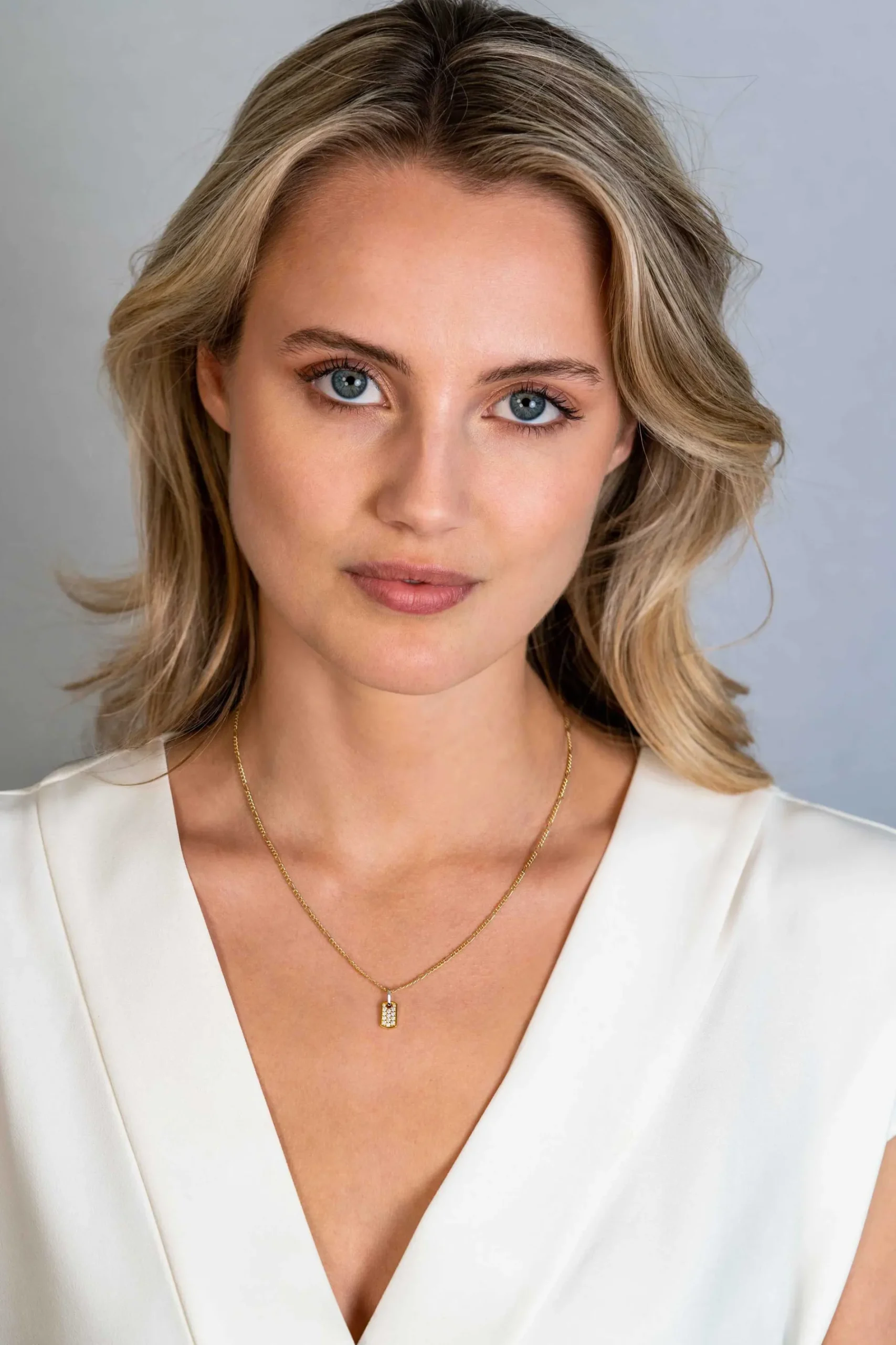 ZINZI gold plated zilveren vierkant plaatje als hanger 15mm vol bezet met witte zirconia's ZIH2299 (zonder collier)