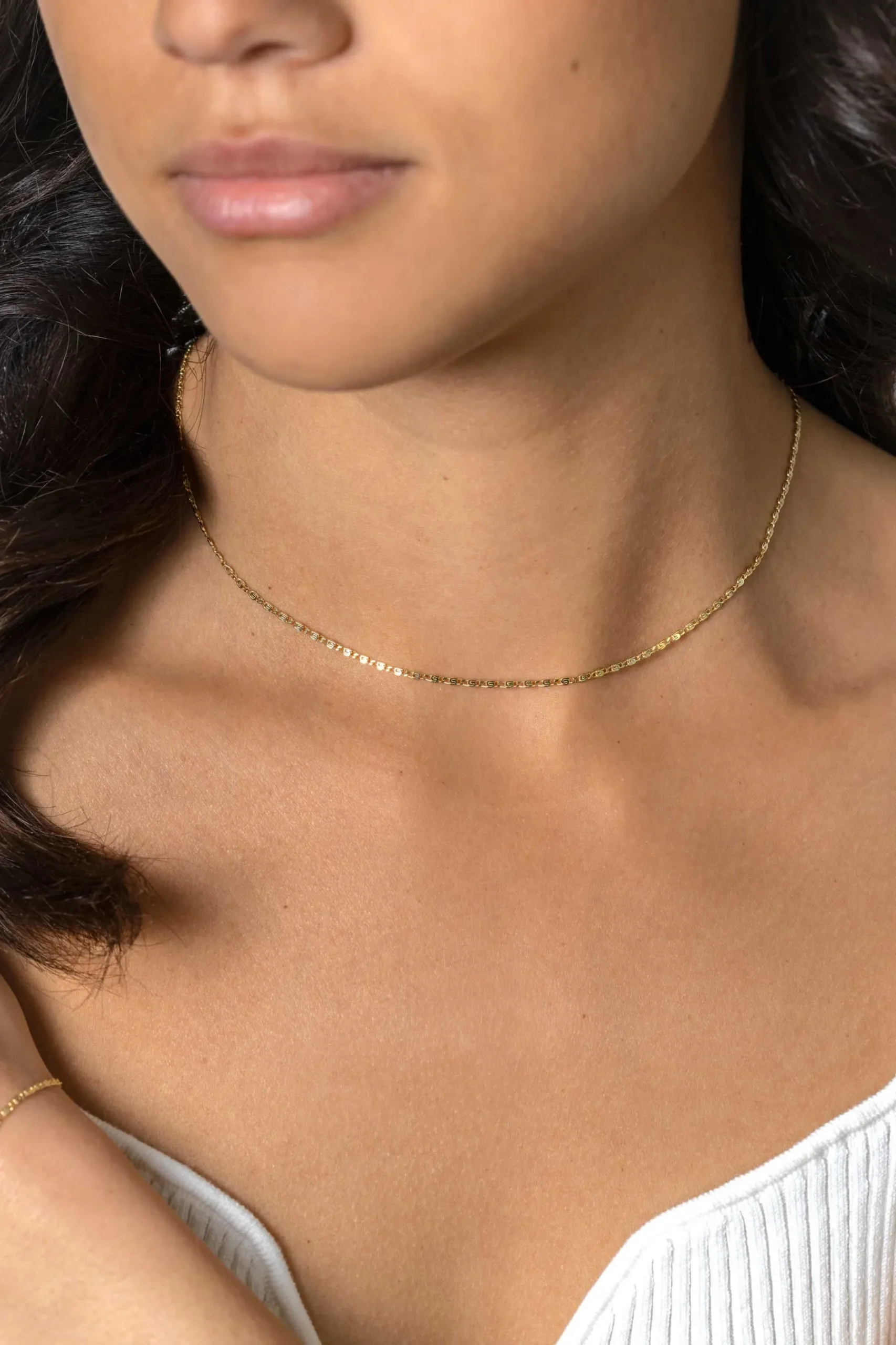ZINZI gold plated zilveren scroll schakelketting, waarbij de schakels een dubbele krul/kronkeling maken 42-45cm ZIC2479G