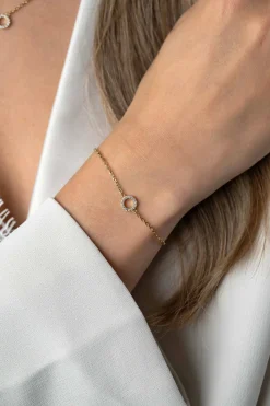 ZINZI gold plated zilveren armband met open rondje (7,5mm) bezet met witte zirconia's 16,5-19,5cm ZIA2550Y