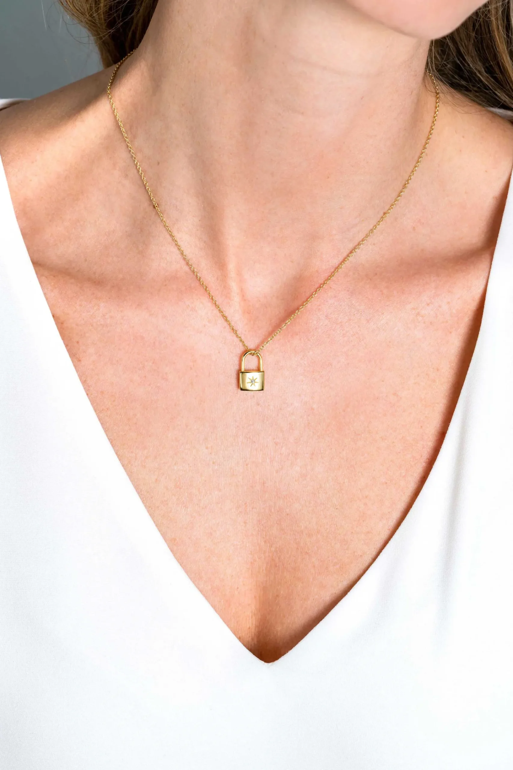 ZINZI gold plated zilveren slot-hanger 15mm met zon-motief en witte zirconia ZIH2356 (zonder collier)