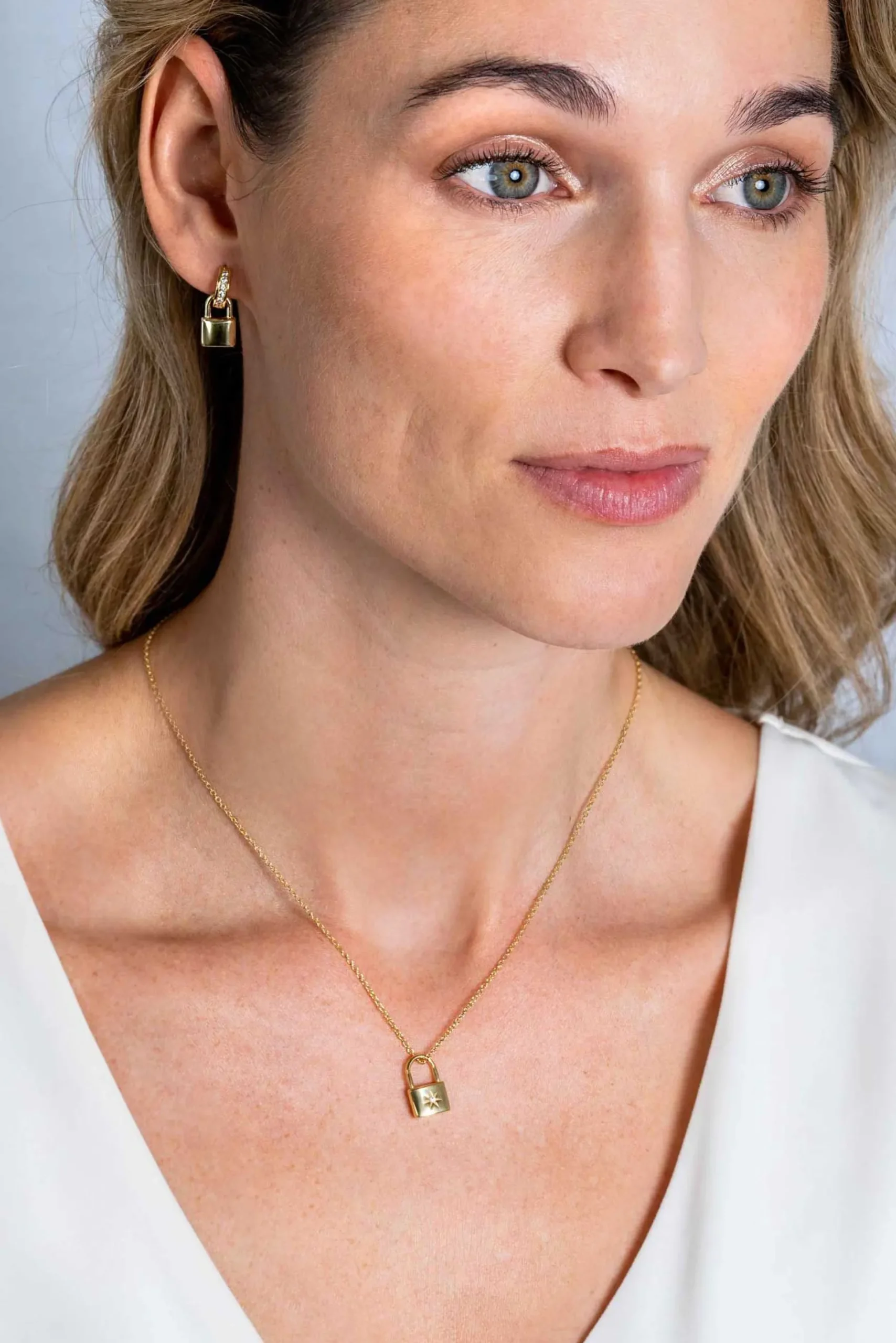 ZINZI gold plated zilveren slot-hanger 15mm met zon-motief en witte zirconia ZIH2356 (zonder collier)