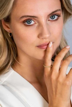 ZINZI gold plated zilveren aanschuifring gedraaid met witte zirconia's ZIR2320Y