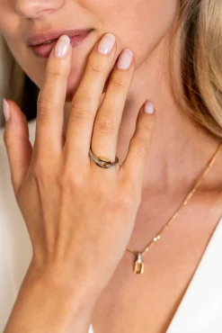 ZINZI gold plated zilveren ring rechthoek met in scheen bezet met witte zirconia's ZIR2297