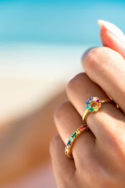 ZINZI gold plated zilveren aanschuifring 2,5mm breed met regenboog aan kleurstenen ZIR2170