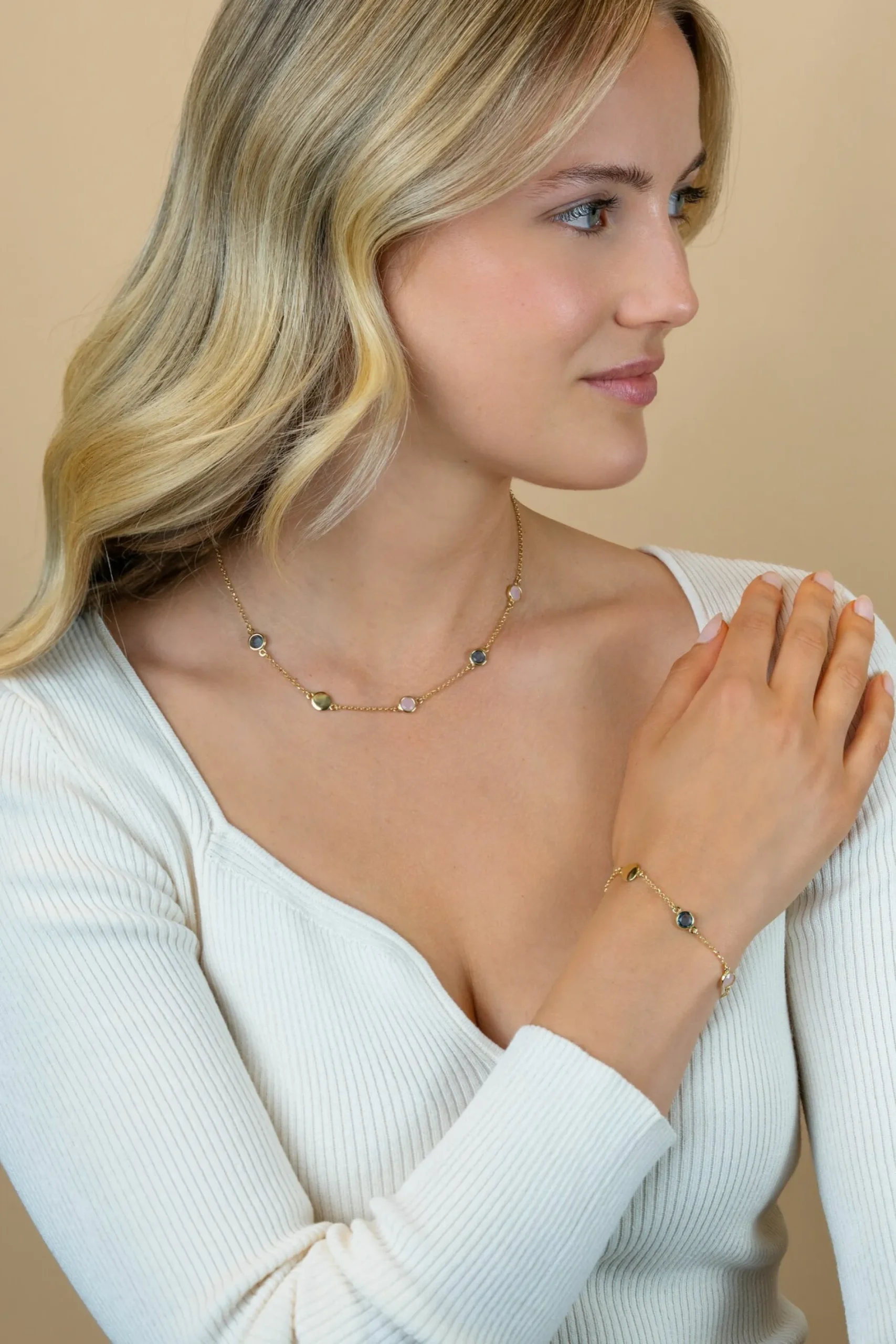 ZINZI gold plated zilveren armband met rondjes, bezet met blauwe en roze kleurstenen ZIA2715G