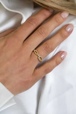 ZINZI gold plated zilveren ring met drie trendy ovale schakels, schitterend bezet met witte zirconia's ZIR2398Y