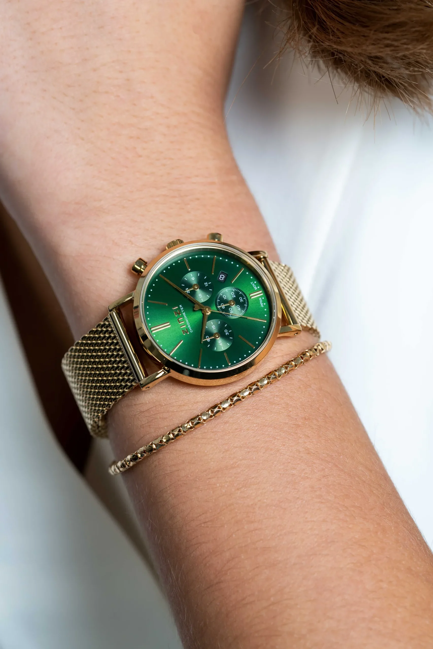 ZINZI horloge CHRONOGRAPH 34mm groene wijzerplaat met datum en chronometers, geelgoudkleurige stalen kast, geelgoudkleurige stalen mesh band 18mm ZIW1535