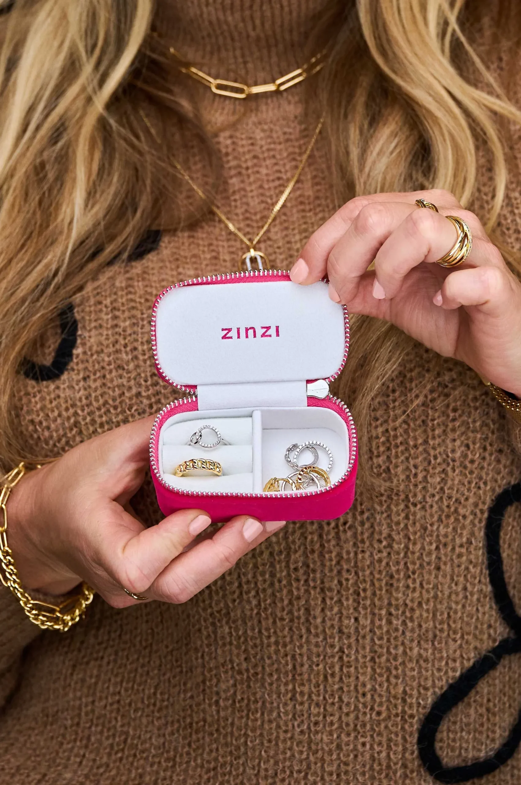 Zinzi opberg etui in roze suède met ritssluiting, handig formaat ETUI-PINK