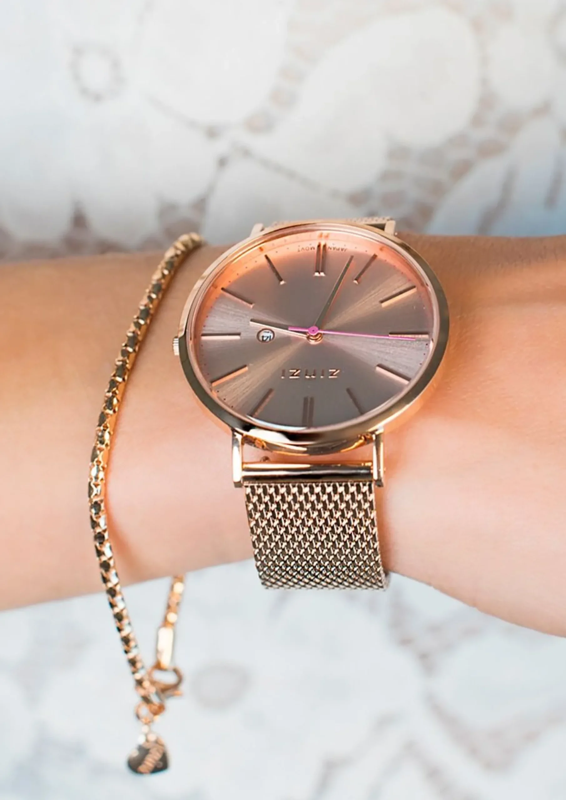 ZINZI Retro horloge roségoudkleurige wijzerplaat en kast stalen mesh band roségoudkleurig 38mm extra dun ZIW405M