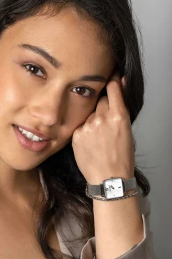 ZINZI Square Mini horloge witte parelmoer wijzerplaat en vierkante zilverkleurige kast stalen mesh band 22mm extra dun ZIW1717