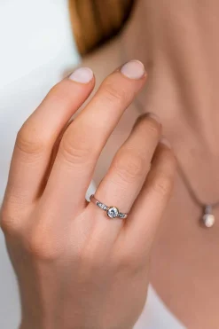 ZINZI zilveren aanschuifring geelverguld rond wit 6mm ZIR1662G