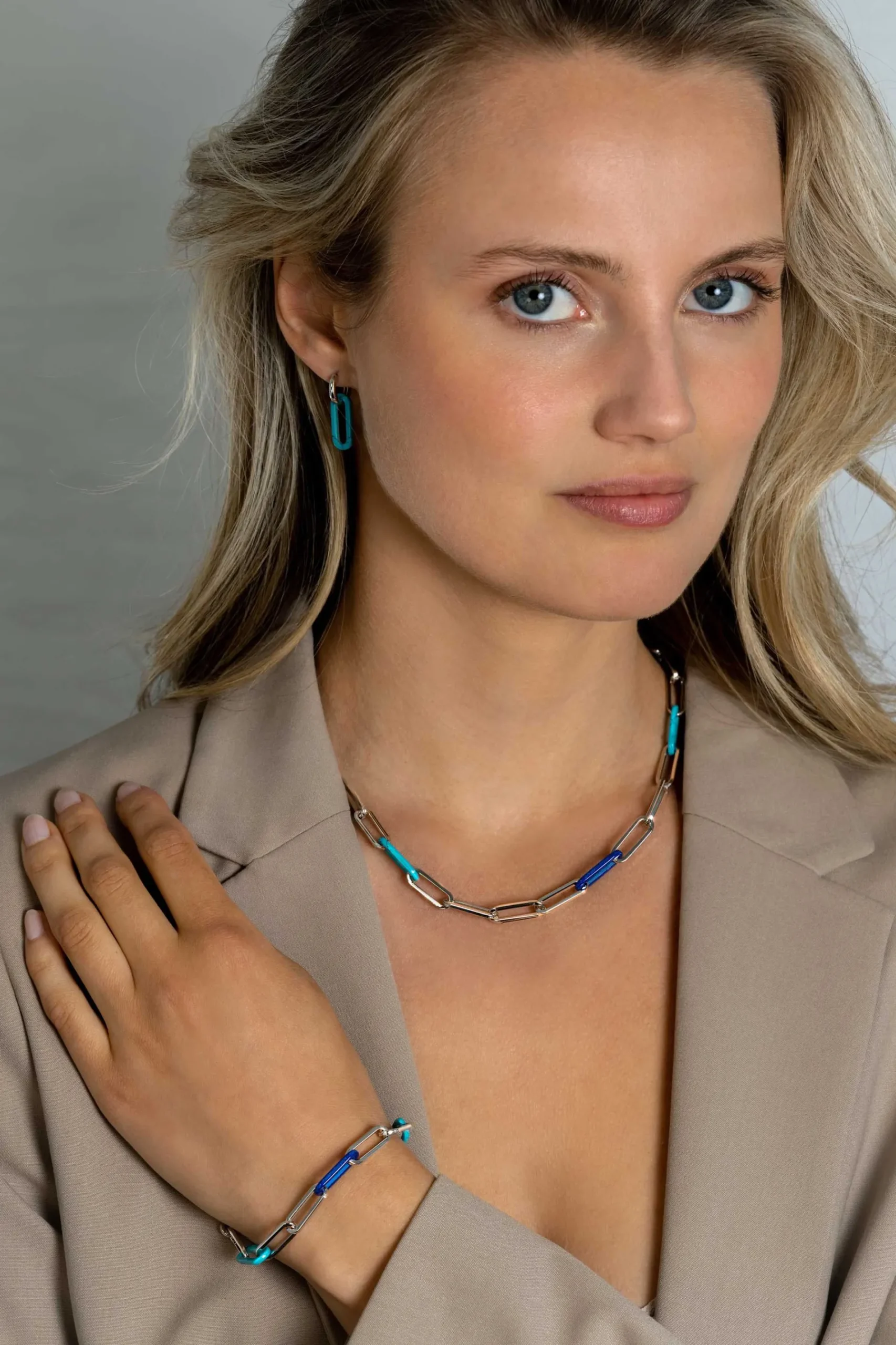 ZINZI zilveren armband met paperclip-schakels en trendy schakels in turquoise en lapisblauw 19cm ZIA2456