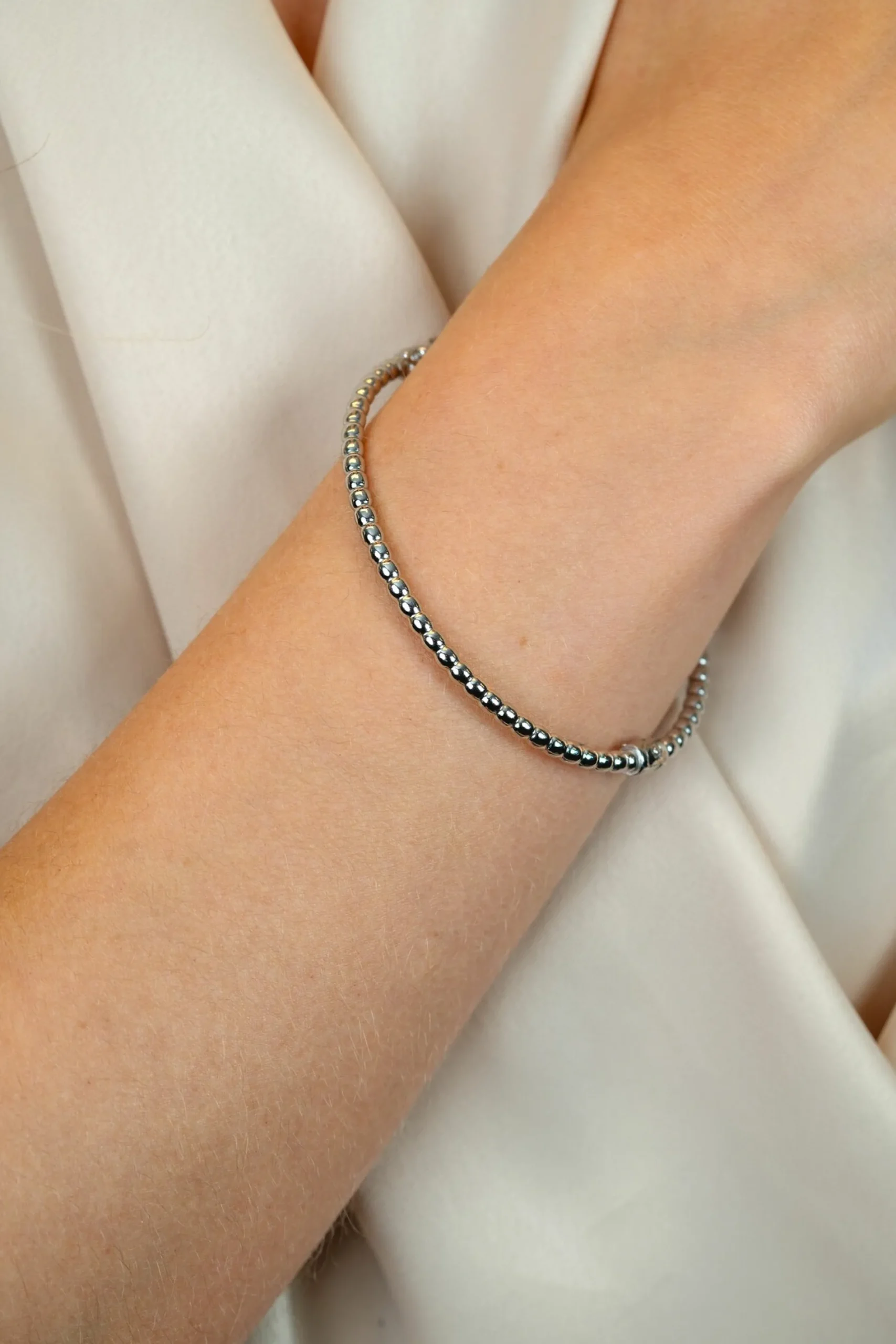 ZINZI zilveren bangle armband met bolletjes-motief 3mm en luxe scharniersluiting ZIA2755